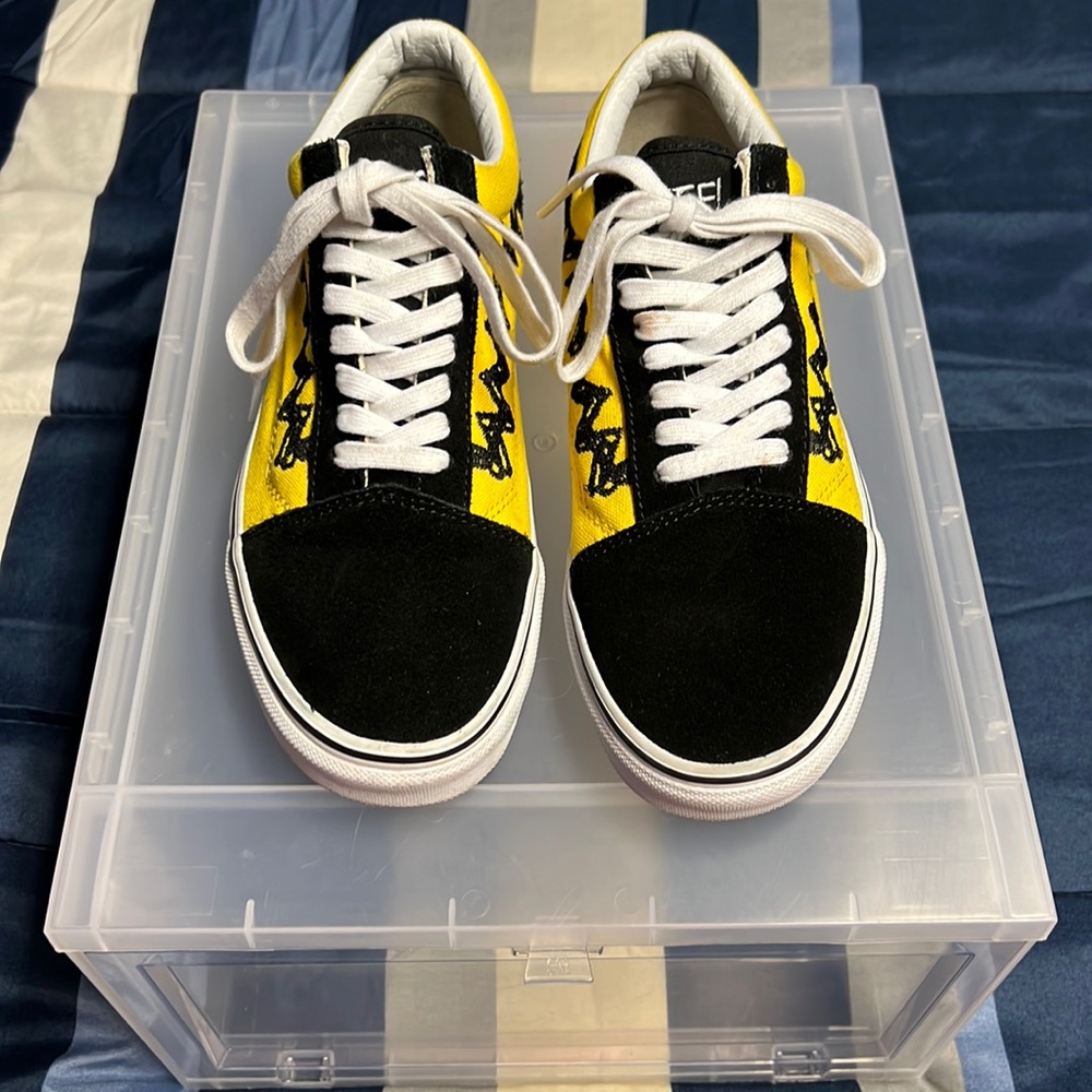 Peanuts × Vans Sneakers